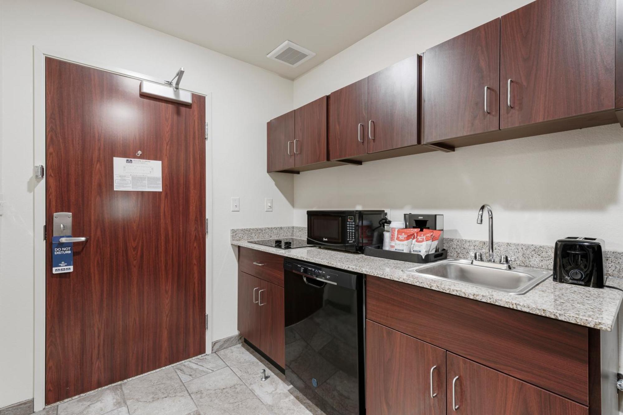 Cobblestone Hotel & Suites - Bellefontaine Ngoại thất bức ảnh