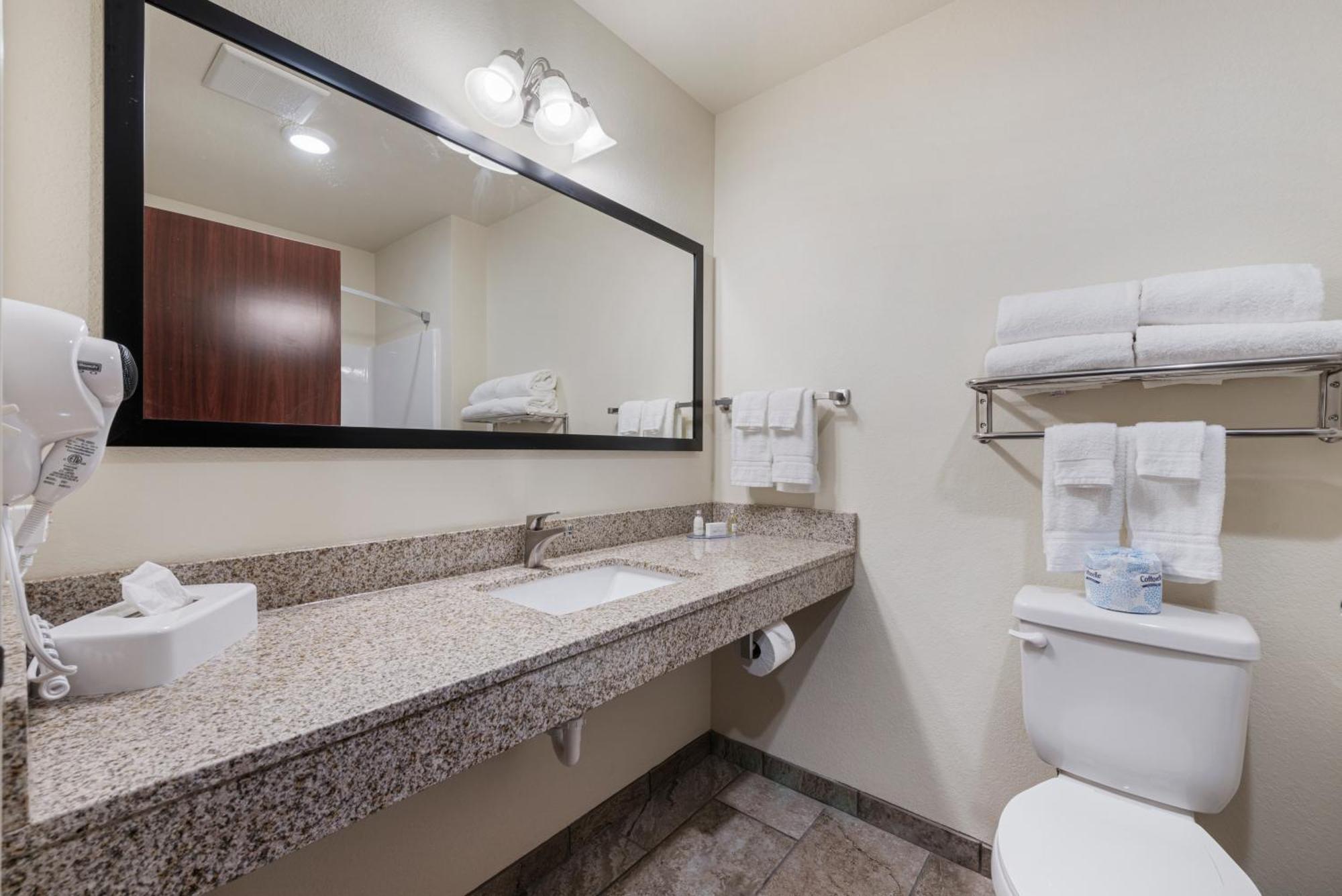 Cobblestone Hotel & Suites - Bellefontaine Ngoại thất bức ảnh