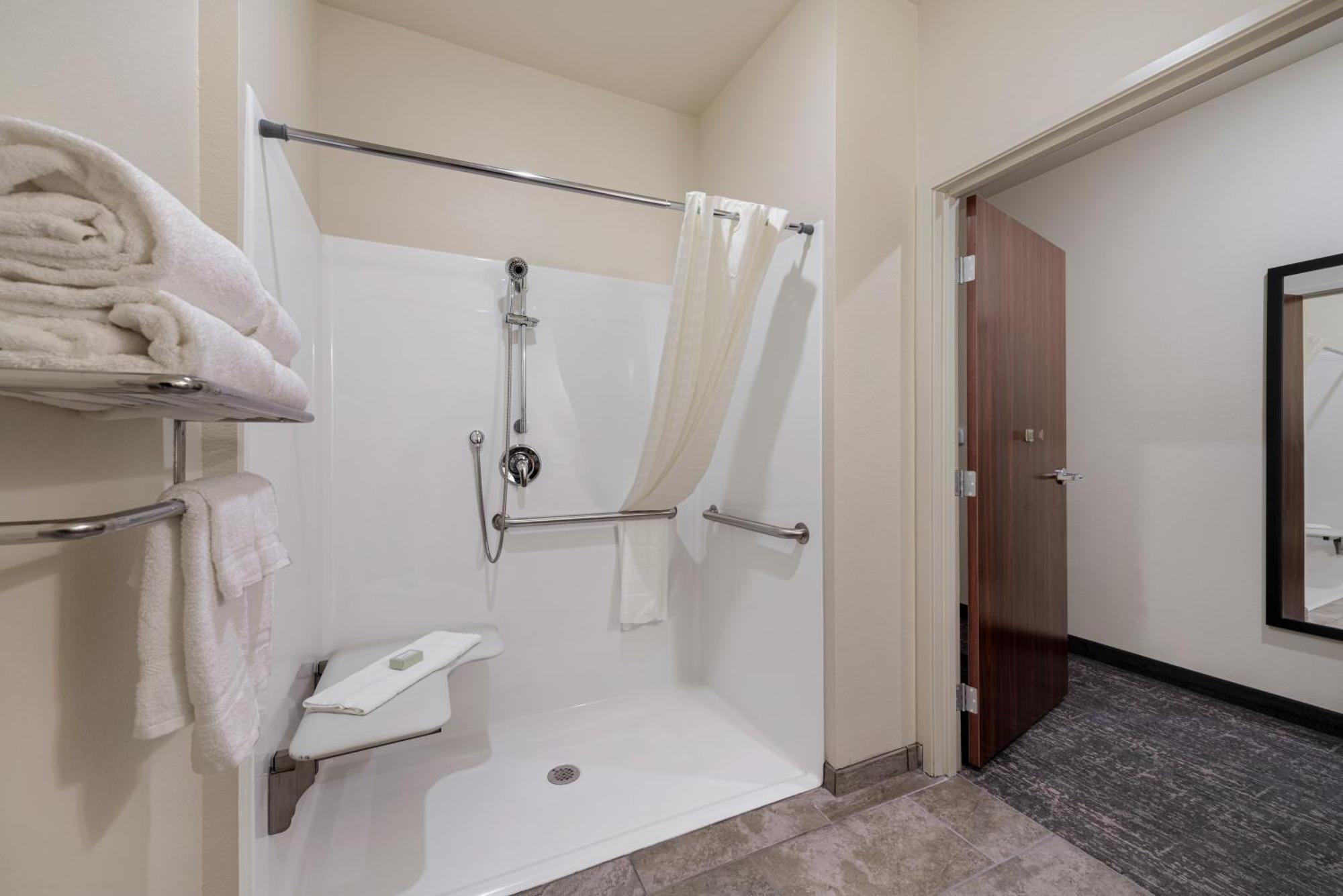 Cobblestone Hotel & Suites - Bellefontaine Ngoại thất bức ảnh