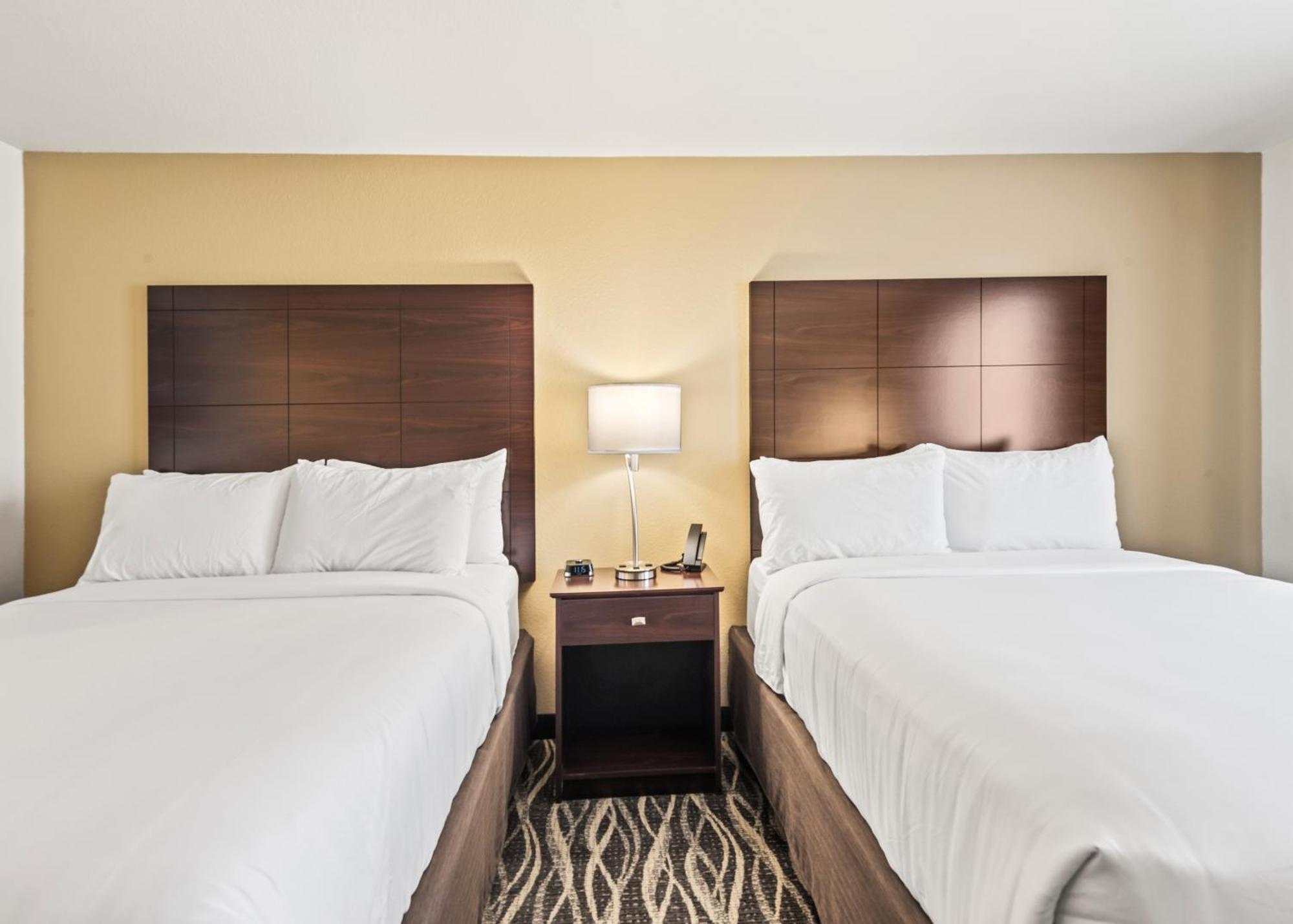Cobblestone Hotel & Suites - Bellefontaine Ngoại thất bức ảnh
